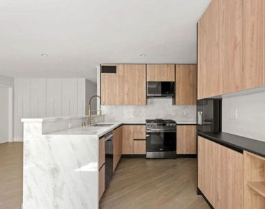 1450 S Crescent Heights Boulevard - Photo Thumbnail 2