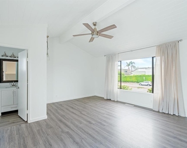 2435 Camino Del Mar - Photo Thumbnail 22