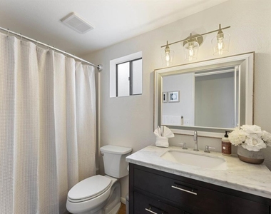 2435 Camino Del Mar - Photo Thumbnail 13