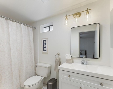 2435 Camino Del Mar - Photo Thumbnail 16