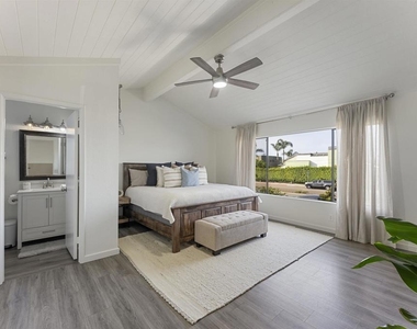2435 Camino Del Mar - Photo Thumbnail 5