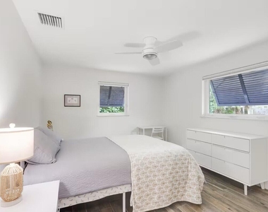 1519 Treemont Avenue - Photo Thumbnail 9