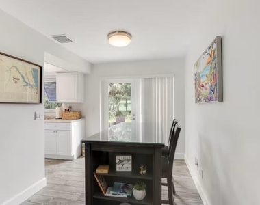 1519 Treemont Avenue - Photo Thumbnail 3
