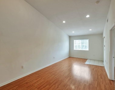 3504 Briar Bay Boulevard - Photo Thumbnail 4