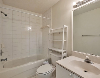3504 Briar Bay Boulevard - Photo Thumbnail 9