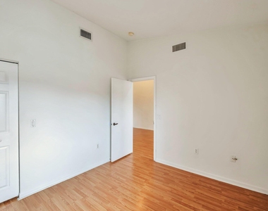 3504 Briar Bay Boulevard - Photo Thumbnail 6