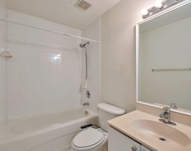 3504 Briar Bay Boulevard - Photo Thumbnail 20