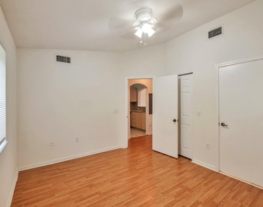 3504 Briar Bay Boulevard - Photo Thumbnail 8