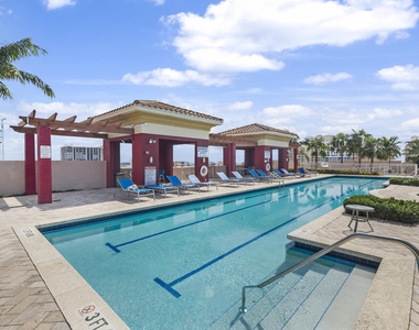410 Evernia Street - Photo Thumbnail 2