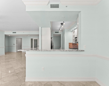 550 Se Mizner Boulevard - Photo Thumbnail 8