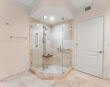 550 Se Mizner Boulevard - Photo Thumbnail 18
