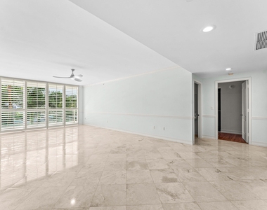 550 Se Mizner Boulevard - Photo Thumbnail 1