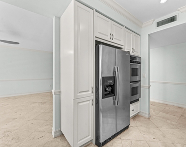 550 Se Mizner Boulevard - Photo Thumbnail 9