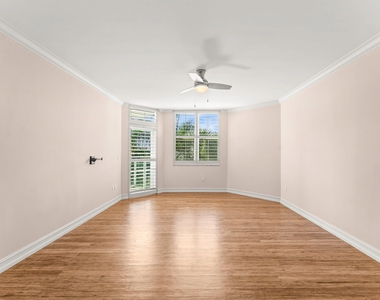 550 Se Mizner Boulevard - Photo Thumbnail 13