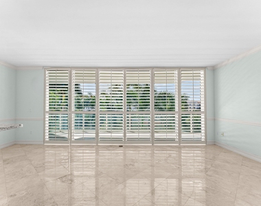 550 Se Mizner Boulevard - Photo Thumbnail 2