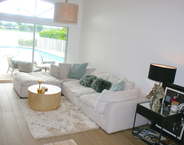 12744 Meadowbreeze Drive - Photo Thumbnail 4