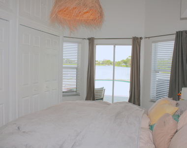 12744 Meadowbreeze Drive - Photo Thumbnail 11