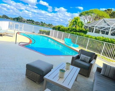 12744 Meadowbreeze Drive - Photo Thumbnail 2