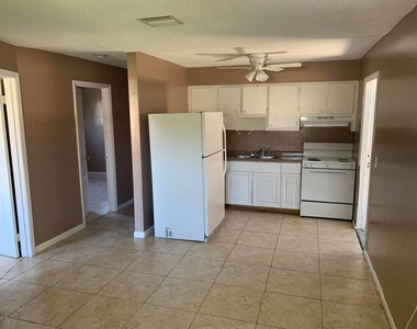 1017 13th Street - Photo Thumbnail 2