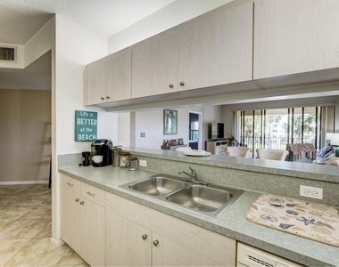 300 Uno Lago Drive - Photo Thumbnail 11