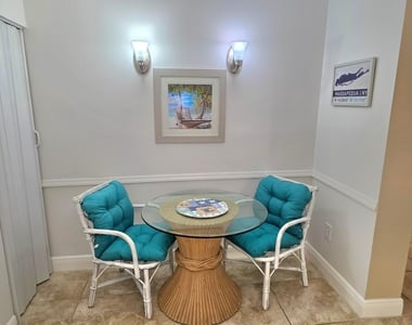 300 Uno Lago Drive - Photo Thumbnail 12
