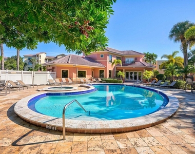 300 Uno Lago Drive - Photo Thumbnail 27