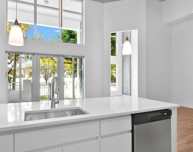 300 S Australian Avenue - Photo Thumbnail 2