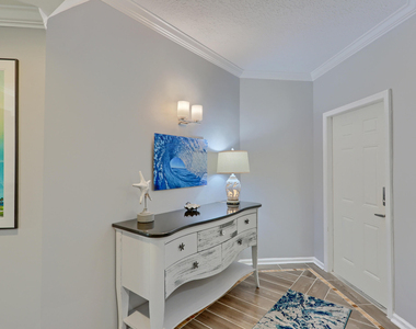 400 Uno Lago Drive - Photo Thumbnail 3