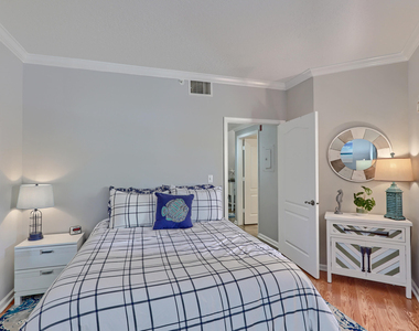 400 Uno Lago Drive - Photo Thumbnail 28