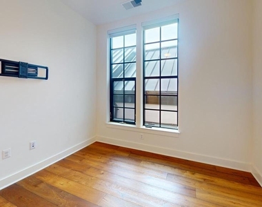 1312 King Street - Photo Thumbnail 4