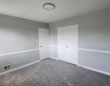 3914 28th Avenue - Photo Thumbnail 7