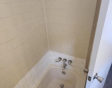 3914 28th Avenue - Photo Thumbnail 10