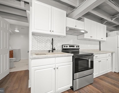 1639 The Strand, Basement Apt. - Photo Thumbnail 14