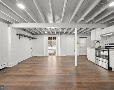 1639 The Strand, Basement Apt. - Photo Thumbnail 12