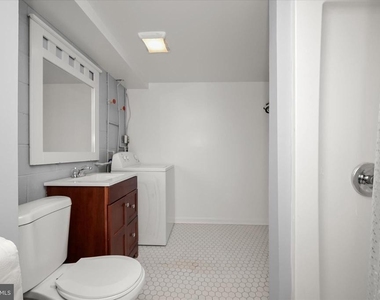 1639 The Strand, Basement Apt. - Photo Thumbnail 15