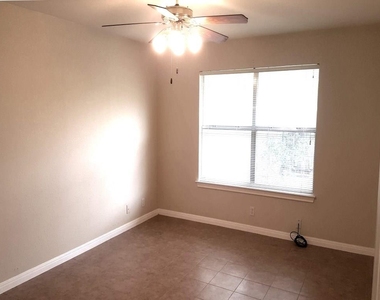 21637 Boggy Ford Rd - Photo Thumbnail 8
