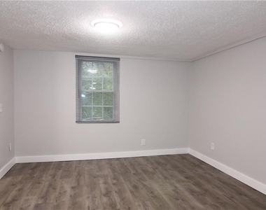 2187 Plantation Lane - Photo Thumbnail 8