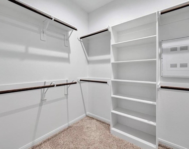3120 Moontide Lane - Photo Thumbnail 7