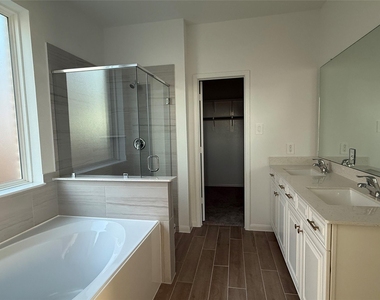3120 Moontide Lane - Photo Thumbnail 16