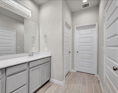 3120 Moontide Lane - Photo Thumbnail 5