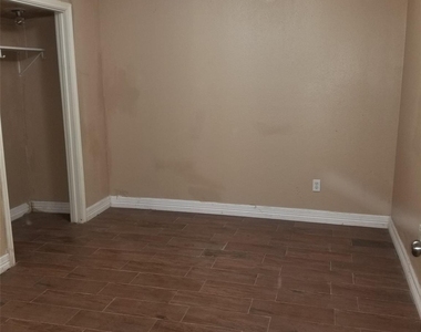 4714 Sharon Street - Photo Thumbnail 8