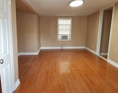 4714 Sharon Street - Photo Thumbnail 3
