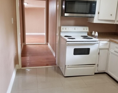 4714 Sharon Street - Photo Thumbnail 5