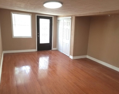 4714 Sharon Street - Photo Thumbnail 2