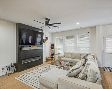 5312 Latigo Court - Photo Thumbnail 11
