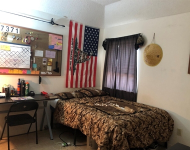8715 Lawncliff Lane - Photo Thumbnail 14