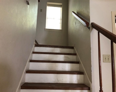 8715 Lawncliff Lane - Photo Thumbnail 11