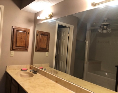 8715 Lawncliff Lane - Photo Thumbnail 9