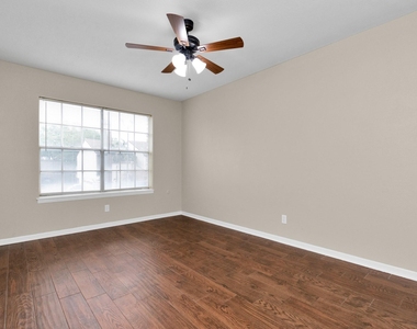6401 Skyline Drive - Photo Thumbnail 10