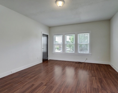 3002 Isabella Street - Photo Thumbnail 7